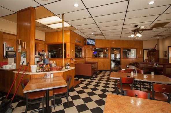 1905 S Sheridan Rd, Tulsa, OK 74112